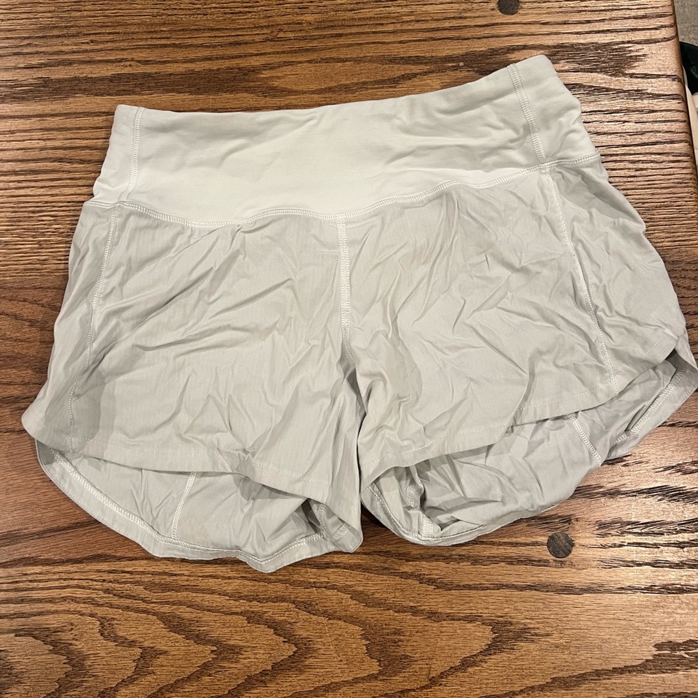 LULULEMON SIZE 2 4” SPEED UP HIGH RISE SHORTS
